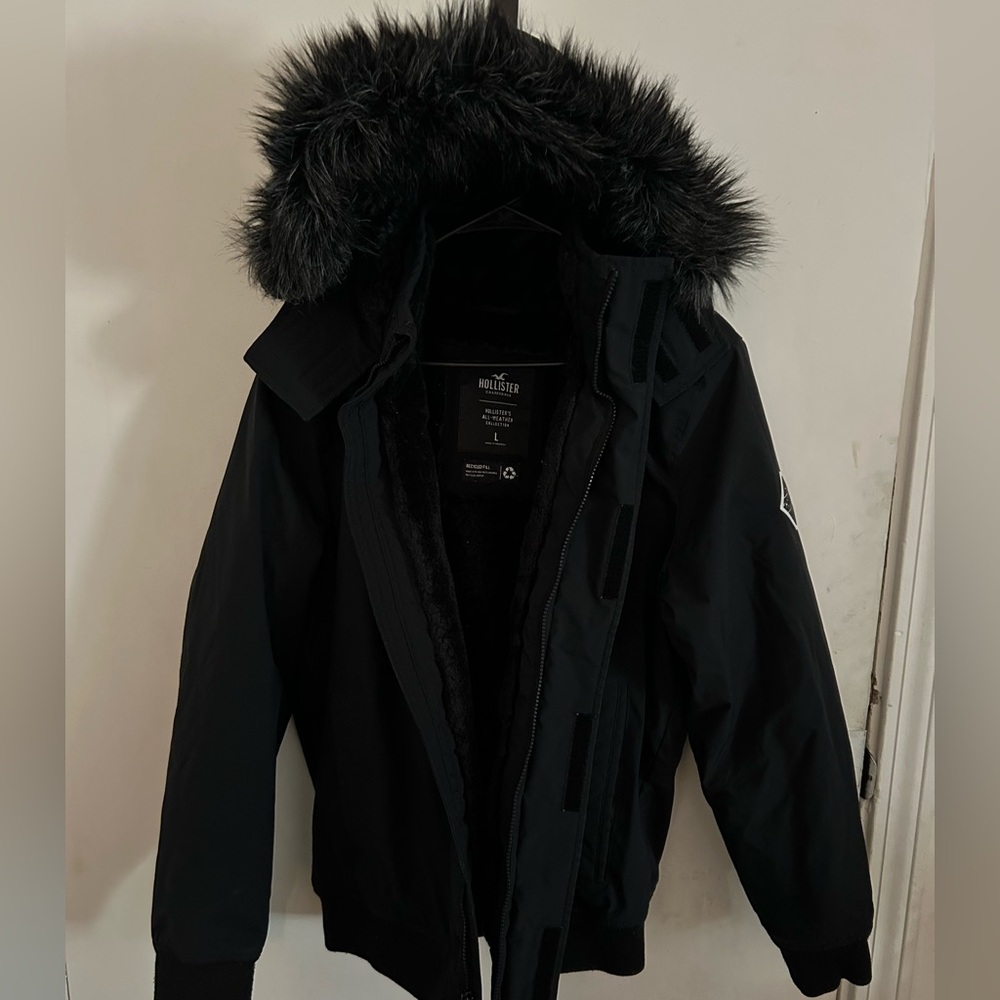 Men’s Hollister Black Coat Size Large